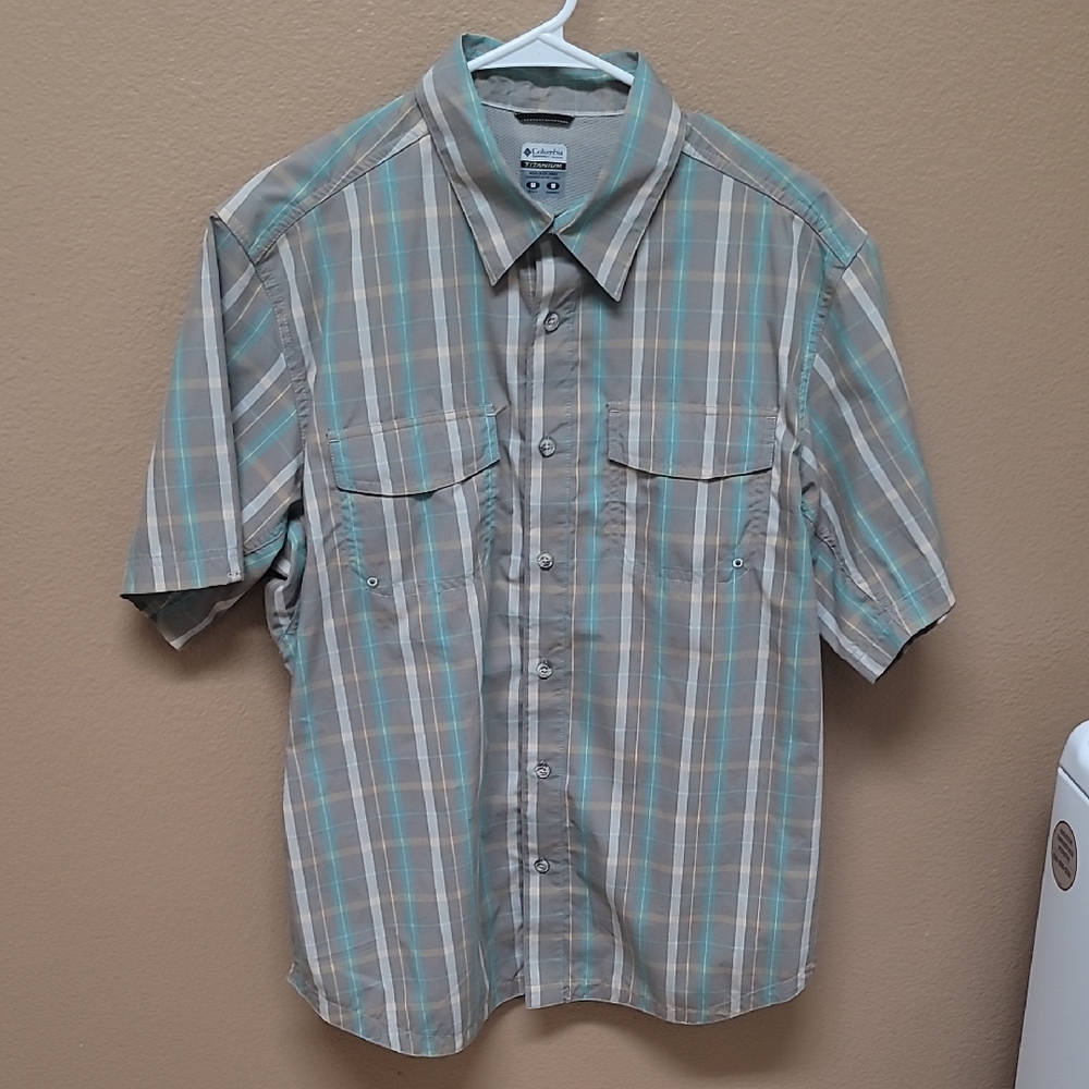 Columbia Casual Button Down Shirt 🩶